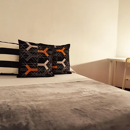 Vandrarhem Mybedbcn *